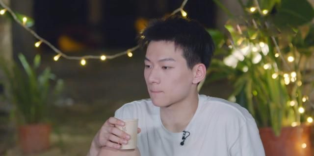 《机智的恋爱》比起男四的社死现场,其他素人的漠然显得更为可笑休闲区蓝鸢梦想 - Www.slyday.coM