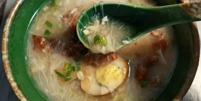 国庆假期吃啥哟,这里有抗疫三大美食分享,第一便是：莆田焖豆腐休闲区蓝鸢梦想 - Www.slyday.coM