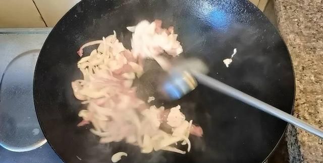 国庆假期吃啥哟,这里有抗疫三大美食分享,第一便是：莆田焖豆腐休闲区蓝鸢梦想 - Www.slyday.coM