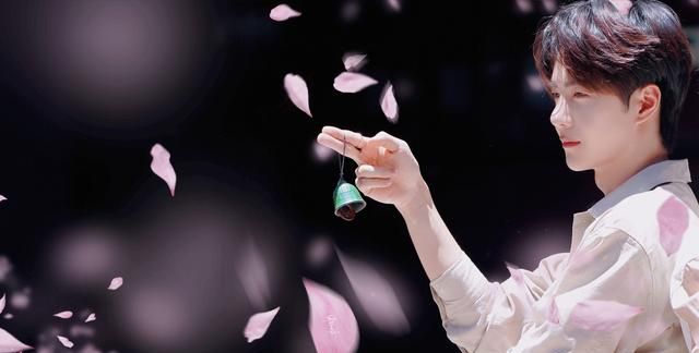 王一博：“平安顺遂”一图突然在各个平台火了,来源是什么情况?休闲区蓝鸢梦想 - Www.slyday.coM