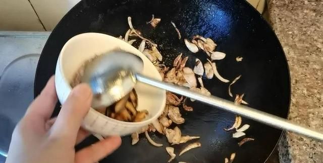 国庆假期吃啥哟,这里有抗疫三大美食分享,第一便是：莆田焖豆腐休闲区蓝鸢梦想 - Www.slyday.coM