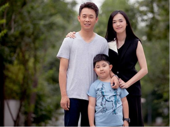 曾因长相丑跑10年龙套,40岁终被封影帝|钱琳琳|张译|美女_新浪新闻