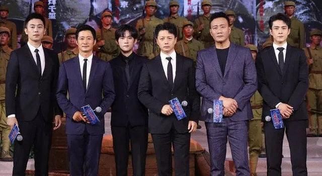 《长津湖》领跑国庆档,首映日连破5项纪录,遗憾的是排片在下降休闲区蓝鸢梦想 - Www.slyday.coM