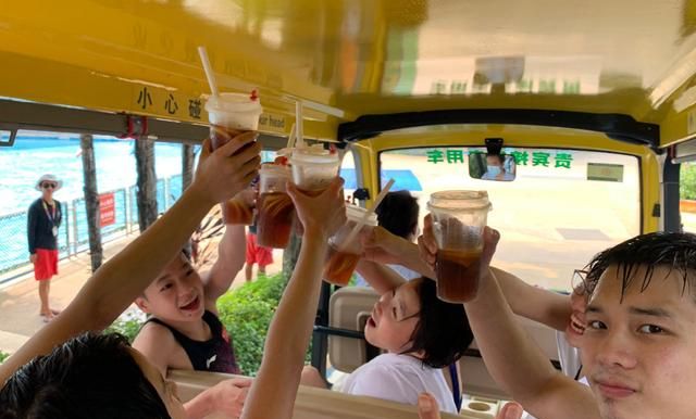 全红婵圆梦了!奥运冠军带她去动物园,乘坐贵宾车,脸上笑成了花休闲区蓝鸢梦想 - Www.slyday.coM