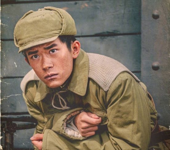 00后又诞生一个好演员,易烊千玺不再孤单,二人成长津湖中的亮点休闲区蓝鸢梦想 - Www.slyday.coM