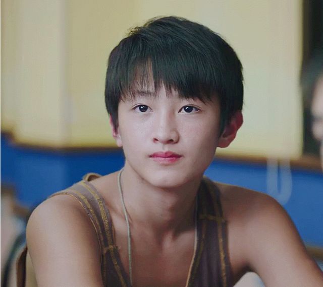 00后又诞生一个好演员,易烊千玺不再孤单,二人成长津湖中的亮点休闲区蓝鸢梦想 - Www.slyday.coM