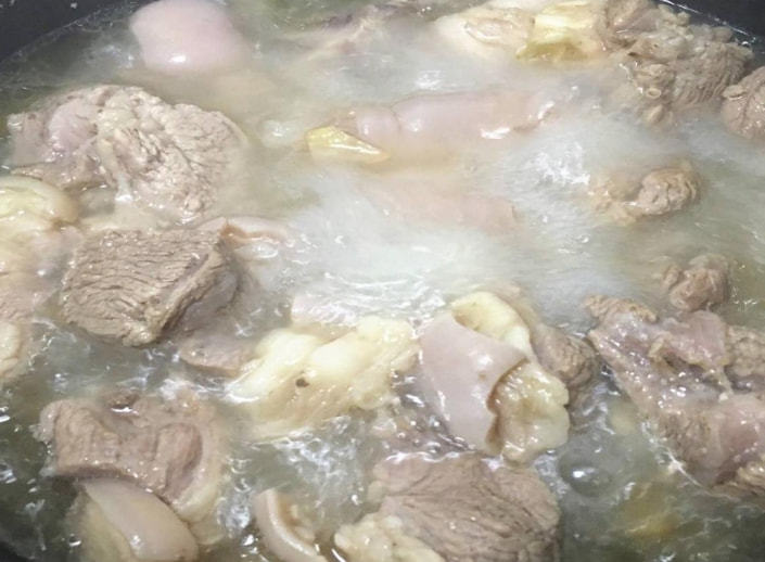 炖原汁原味的羊肉汤老板传授1用3不用技巧肉烂汤鲜没膻味