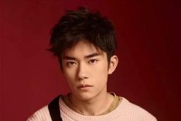 00后又诞生一个好演员,易烊千玺不再孤单,二人成长津湖中的亮点休闲区蓝鸢梦想 - Www.slyday.coM