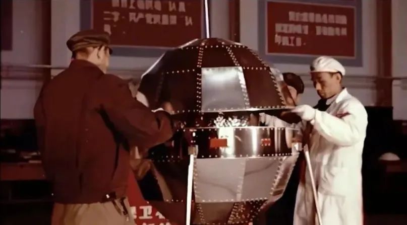 6小时票房就破1亿,《我和我的父辈》超出预期,章子怡太惊艳了!休闲区蓝鸢梦想 - Www.slyday.coM 6小时票房就破1亿,《我和我的父辈》超出预期,章子怡太惊艳了!休闲区蓝鸢梦想 - Www.slyday.coM