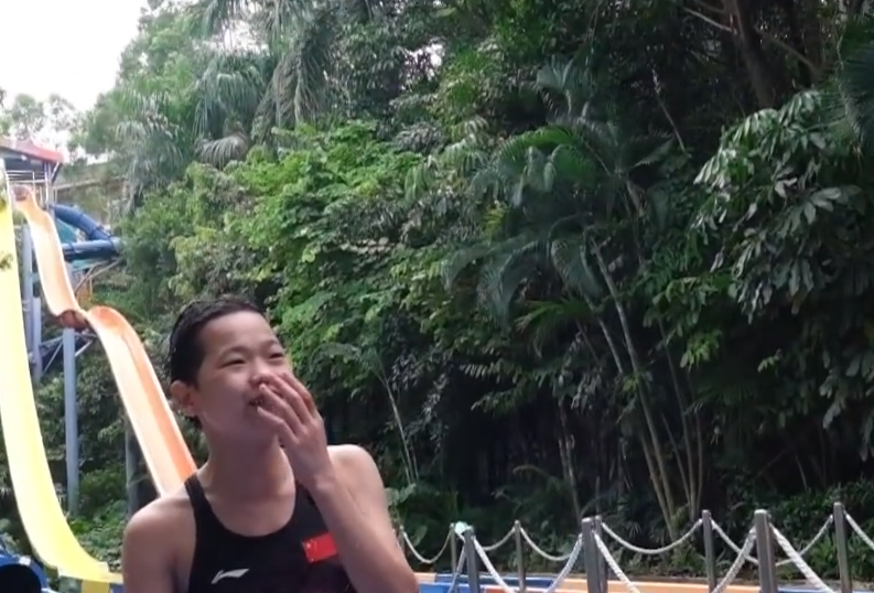 全红婵是游乐园王者！每个项目冲头阵+全程憨笑，太欢乐了休闲区蓝鸢梦想 - Www.slyday.coM