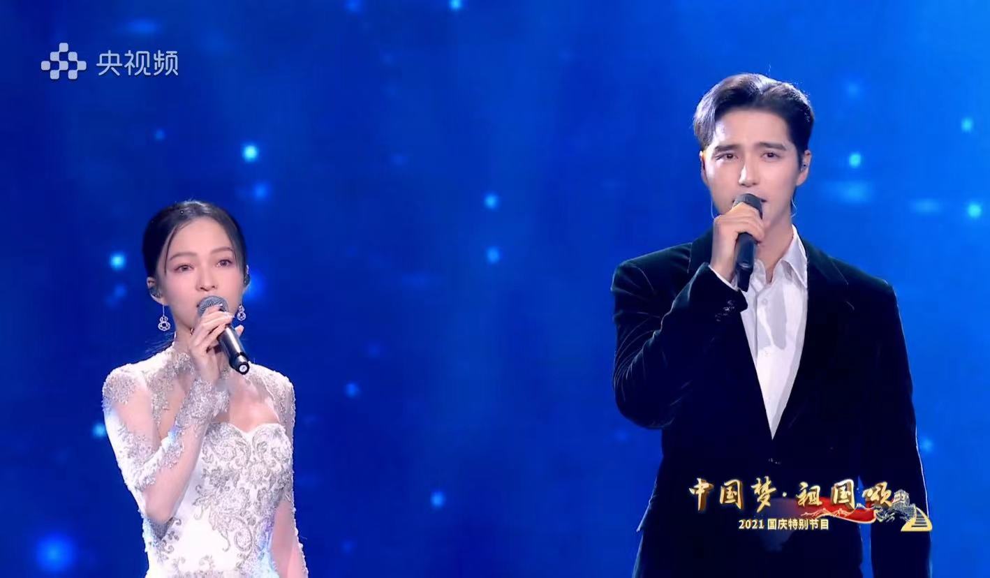 央视国庆晚会，多名港澳台歌手参加演出，谢霆锋帅气打鼓卖力演唱休闲区蓝鸢梦想 - Www.slyday.coM