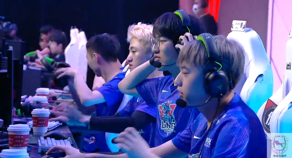 S11入围赛揭幕局备战现状！LNG全面碾压HLE休闲区蓝鸢梦想 - Www.slyday.coM