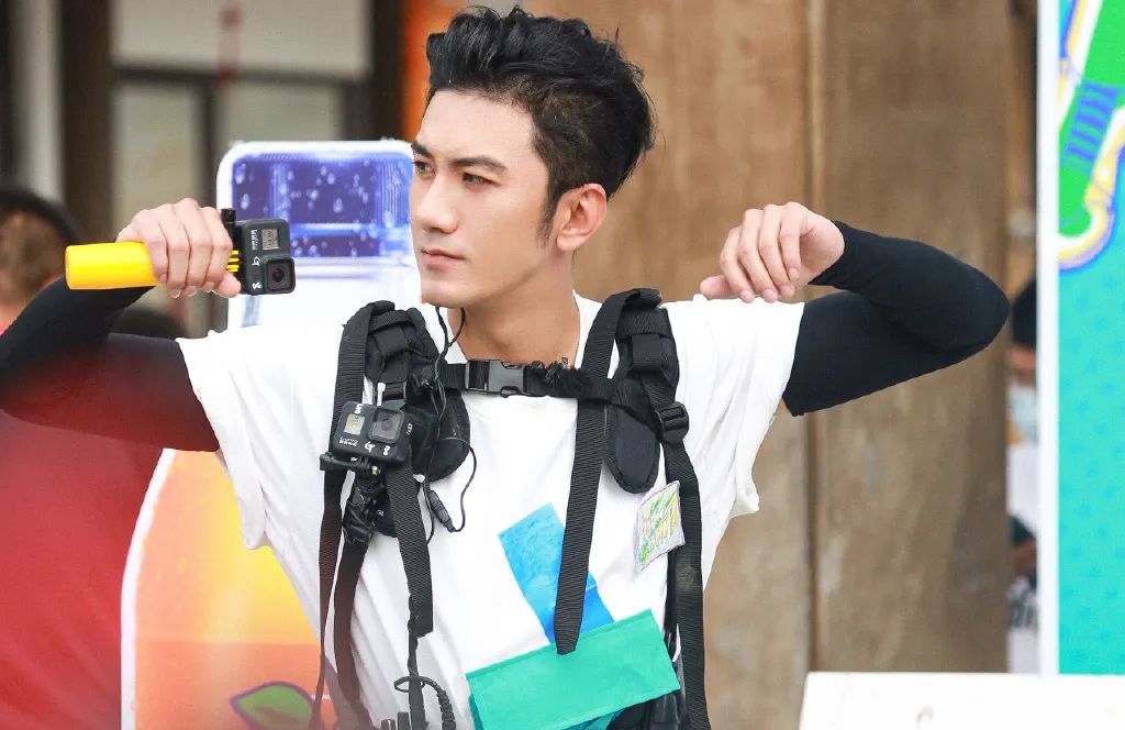 《牛气满满的哥哥》:这期的嘉宾,真是史上最搞笑嘉宾,没有之一休闲区蓝鸢梦想 - Www.slyday.coM 《牛气满满的哥哥》:这期的嘉宾,真是史上最搞笑嘉宾,没有之一休闲区蓝鸢梦想 - Www.slyday.coM