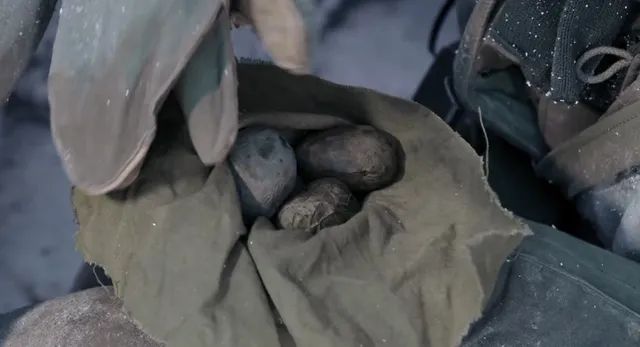 《长津湖》，那段血色的记忆休闲区蓝鸢梦想 - Www.slyday.coM