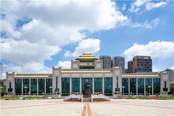 认为将广西省建制改为壮族自治区更有利于广西各族人民共同繁荣发展