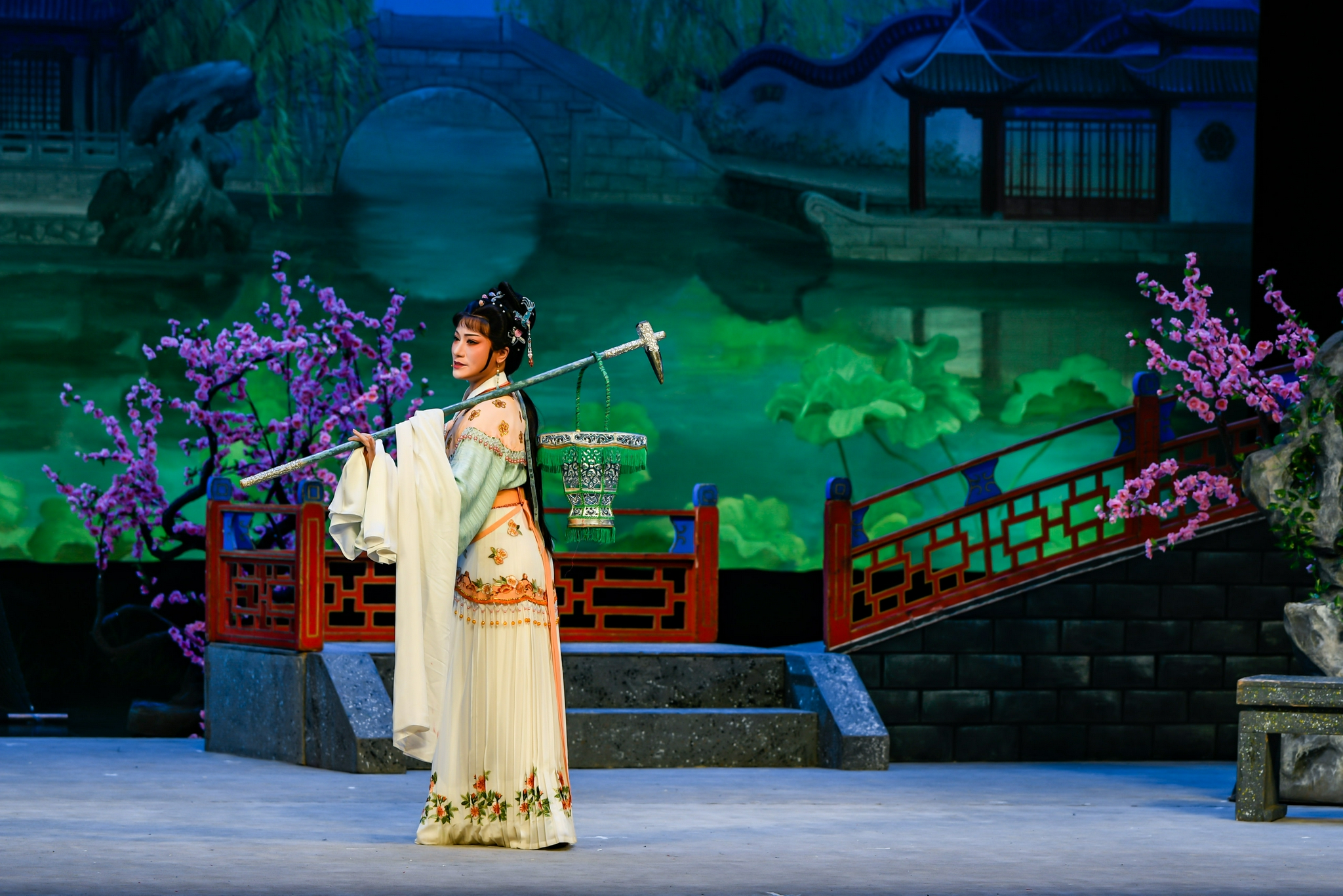 (多图 视频)|上海市|红楼梦|越剧_新浪新闻