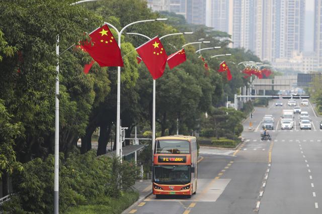 11万面国旗迎国庆，深圳满城尽是“中国红”休闲区蓝鸢梦想 - Www.slyday.coM