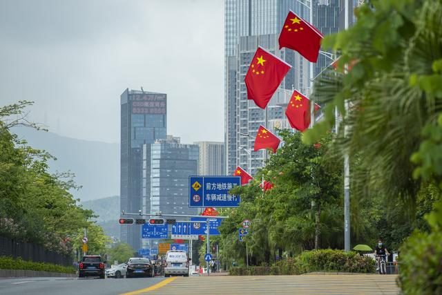 11万面国旗迎国庆，深圳满城尽是“中国红”休闲区蓝鸢梦想 - Www.slyday.coM