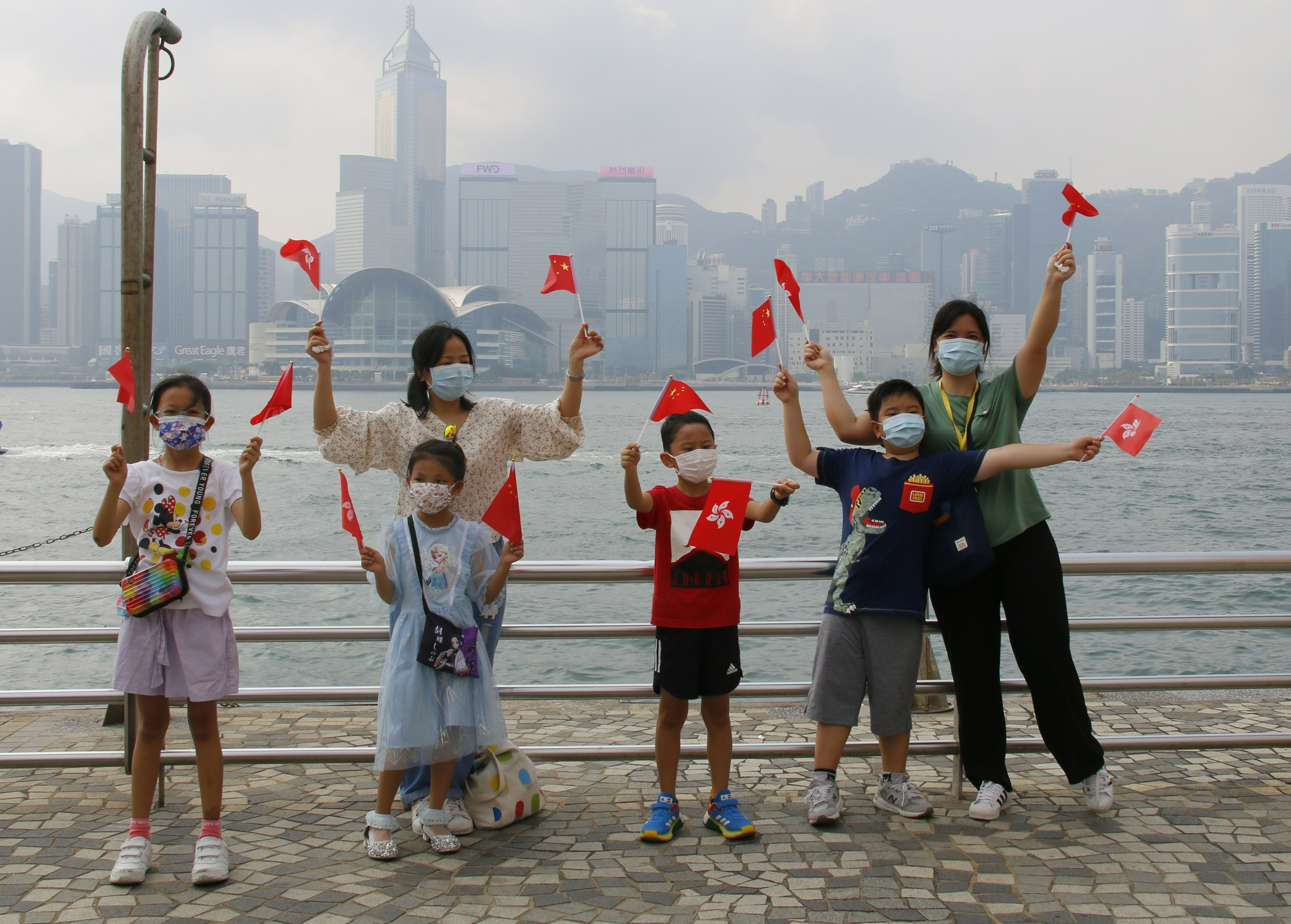特写：“十一”的香港，最耀眼那一抹中国红3