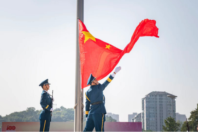 南京江宁举行庆祝中华人民共和国成立72周年升国旗仪式|江宁区|升国旗