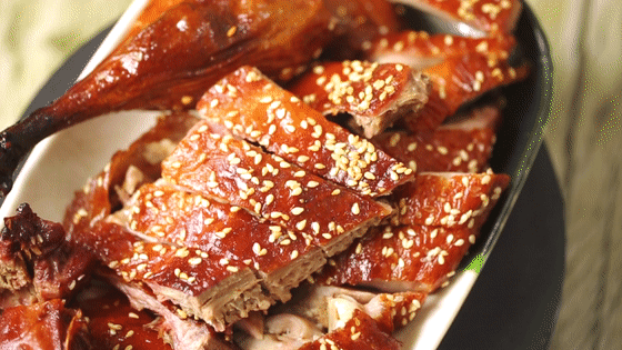 芝麻脆皮烤鸭海燕芝麻脆皮烤鸭今天,美食搜罗员叨叨抽到了"龙华区