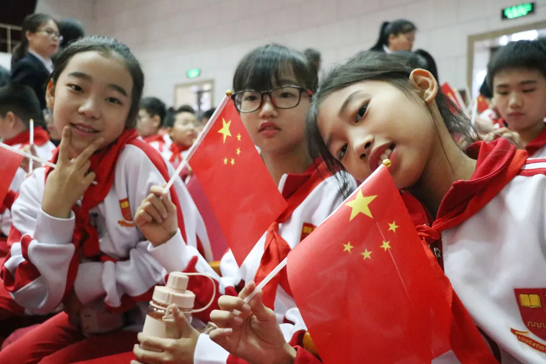 康福外国语学校举行迎国庆歌咏比赛活动献礼新中国七十二华诞
