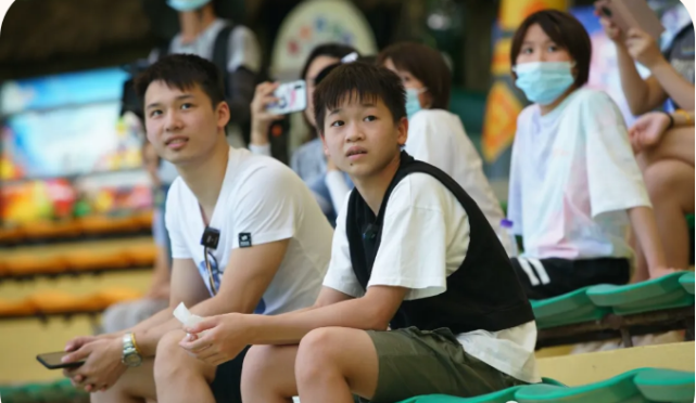 全红婵为何睁眼玩过山车?何教练大赞:像一种动物 纯属享受乐趣休闲区蓝鸢梦想 - Www.slyday.coM 全红婵为何睁眼玩过山车?何教练大赞:像一种动物 纯属享受乐趣休闲区蓝鸢梦想 - Www.slyday.coM