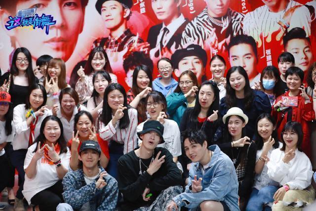 《街舞4》中他是参加三季的“元老成员”，新一季却又选择新队长休闲区蓝鸢梦想 - Www.slyday.coM