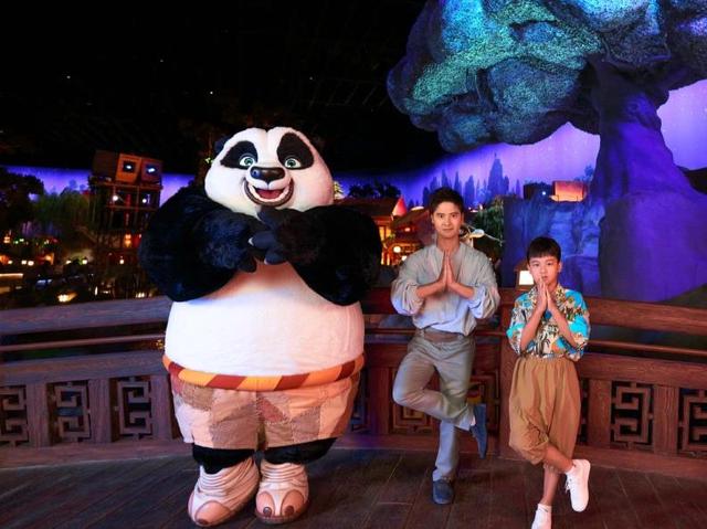 十一假期来到,田亮叶一茜一家四口出行,森碟靓仔唯美出镜!休闲区蓝鸢梦想 - Www.slyday.coM 十一假期来到,田亮叶一茜一家四口出行,森碟靓仔唯美出镜!休闲区蓝鸢梦想 - Www.slyday.coM