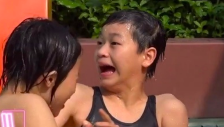 全红婵为何睁眼玩过山车?何教练大赞:像一种动物 纯属享受乐趣休闲区蓝鸢梦想 - Www.slyday.coM 全红婵为何睁眼玩过山车?何教练大赞:像一种动物 纯属享受乐趣休闲区蓝鸢梦想 - Www.slyday.coM