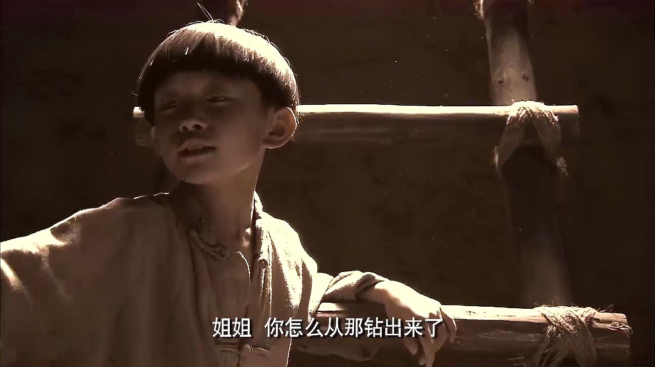 加入"飞炫少年"后,易烊千玺还参演了一部名为《铁梨花》的影视作品