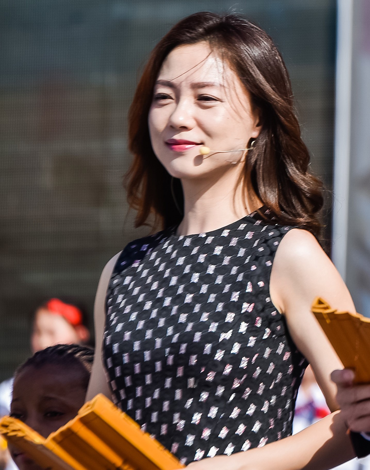 《外来媳妇本地郎》香兰饰演者丁玲:我愿意再演二十一年!__财经头条