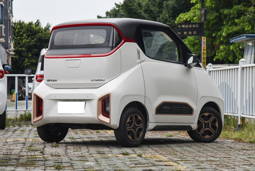 五菱的代步车,才卖5万多,全系2座,续航305km,全球限量5000台