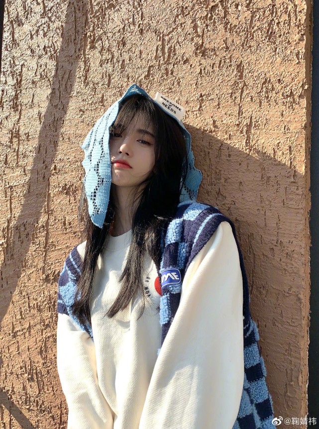 鞠婧祎晒照无愧"四千年美女"称号,甜美可爱,纤细美腿抢镜|鞠婧祎|美腿