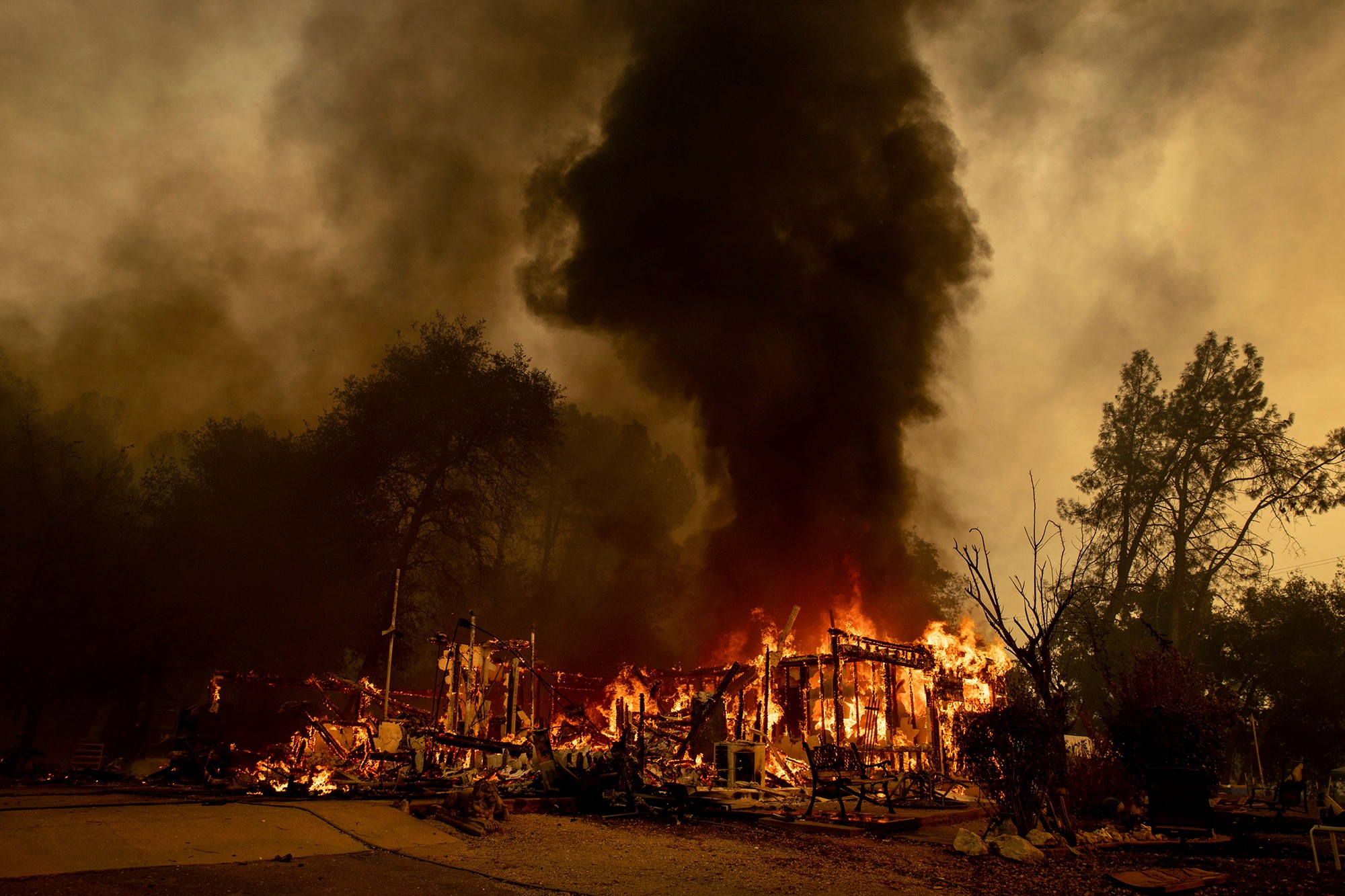 當地一所房子被燒毀  圖源：CNN