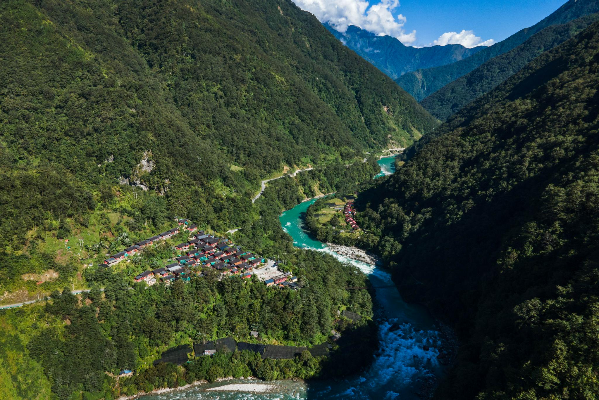 俯瞰独龙江|云南省_新浪新闻