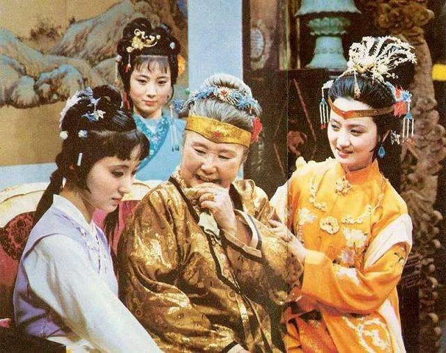 她是《红楼梦》中最强势的女人，杀伐决断却命运悲惨：女人，为何不能太“刚”？休闲区蓝鸢梦想 - Www.slyday.coM