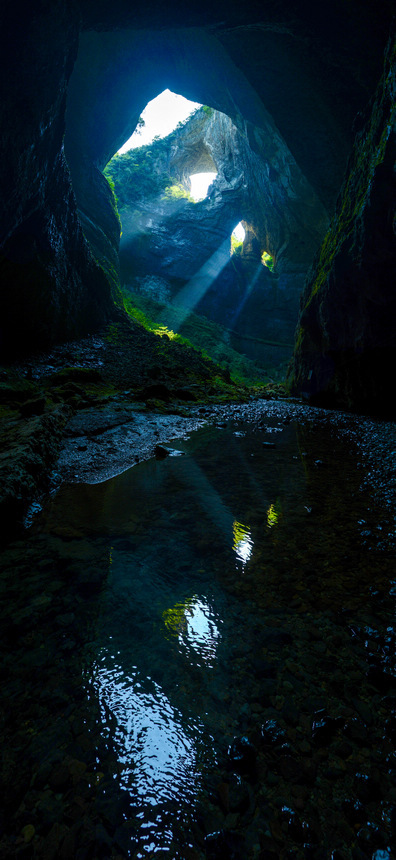 务川石朝天坑开"天窗"奇观|天坑_新浪新闻