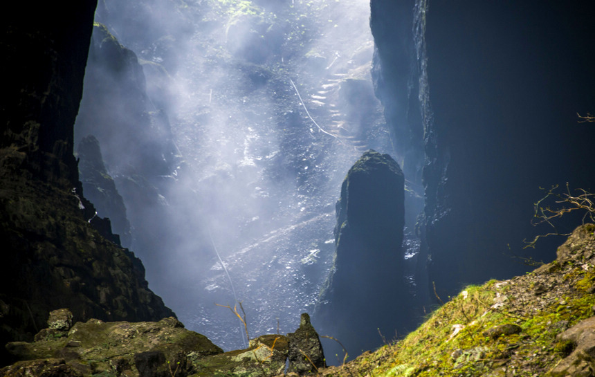 务川石朝天坑开"天窗"奇观|天坑_新浪新闻