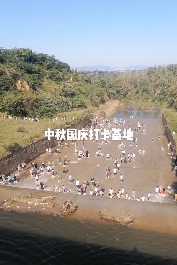 河南禹州水库溢洪道成“网红水池”，一男童玩耍时被冲走溺亡休闲区蓝鸢梦想 - Www.slyday.coM
