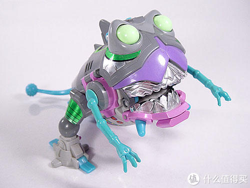 玩具方面,官方出品可变形鲨鱼精玩具并不算多.