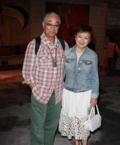 王馨平李家辉结婚20周年舅父曾江携第三任妻子焦姣现身大秀恩爱