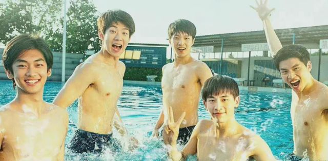 评分9.3,94%观众给好评,《五个扑水的少年》堪称国庆档“黑马”休闲区蓝鸢梦想 - Www.slyday.coM