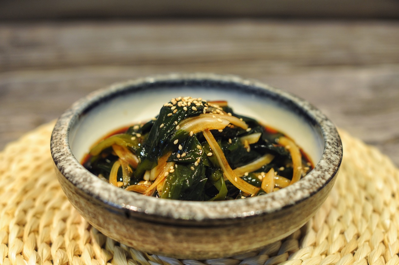 韩式凉拌裙带菜清爽解腻开胃下饭简单拌一拌味道太赞了