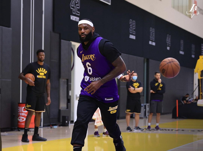 威少立军令状,要把戴维斯推向巅峰,詹姆斯的嗓子为什么喊哑了?休闲区蓝鸢梦想 - Www.slyday.coM 威少立军令状,要把戴维斯推向巅峰,詹姆斯的嗓子为什么喊哑了?休闲区蓝鸢梦想 - Www.slyday.coM