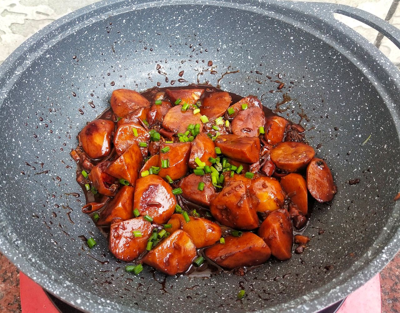 芋头红烧做法,比红烧肉还要好吃,香甜软糯真过瘾|芋头|红烧肉|干辣椒