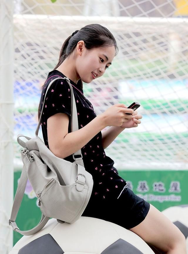 我看到的是长津湖,女朋友看的是《战狼3之铁血七连易烊千玺传》休闲区蓝鸢梦想 - Www.slyday.coM