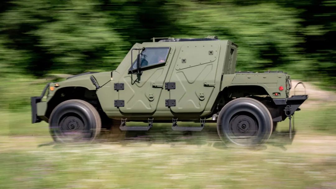 越野之王归来 军用版"悍马"推陈出新