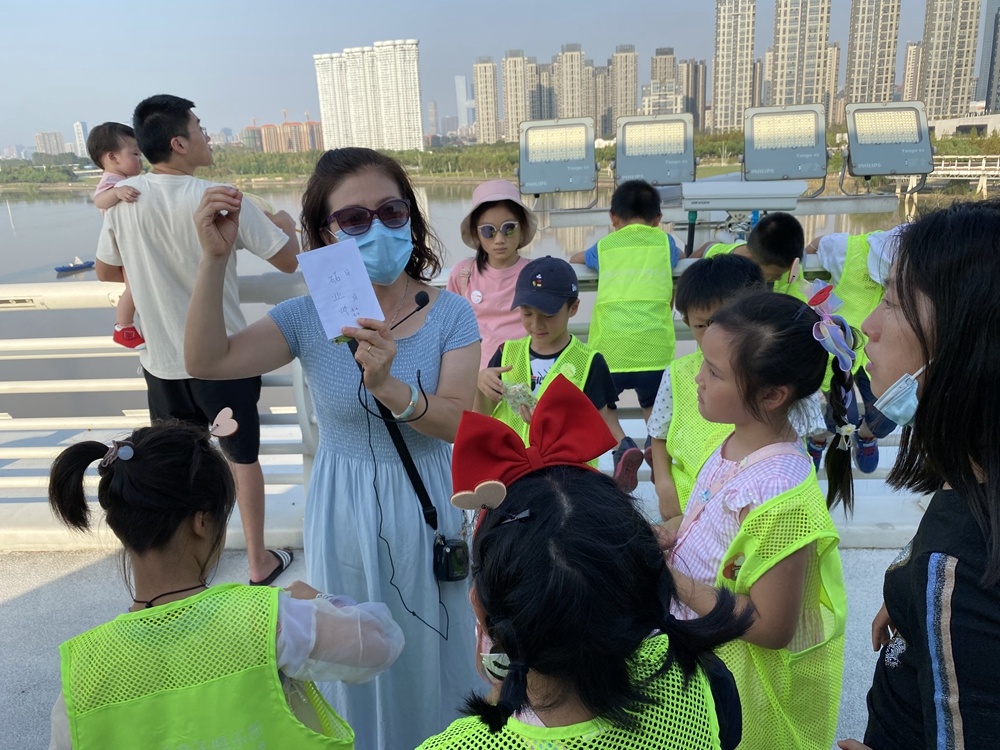 【黄金周换岗体验】十一黄金周，在南京做导游是一种什么样的体验？休闲区蓝鸢梦想 - Www.slyday.coM