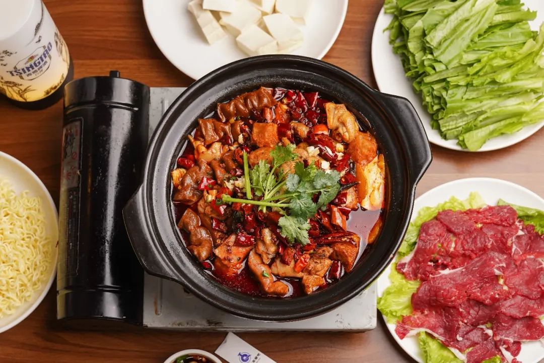 菜品名称数量单价/元香芋肥肠鸡煲1份98现切牛肉1份38豆腐1份12青菜1